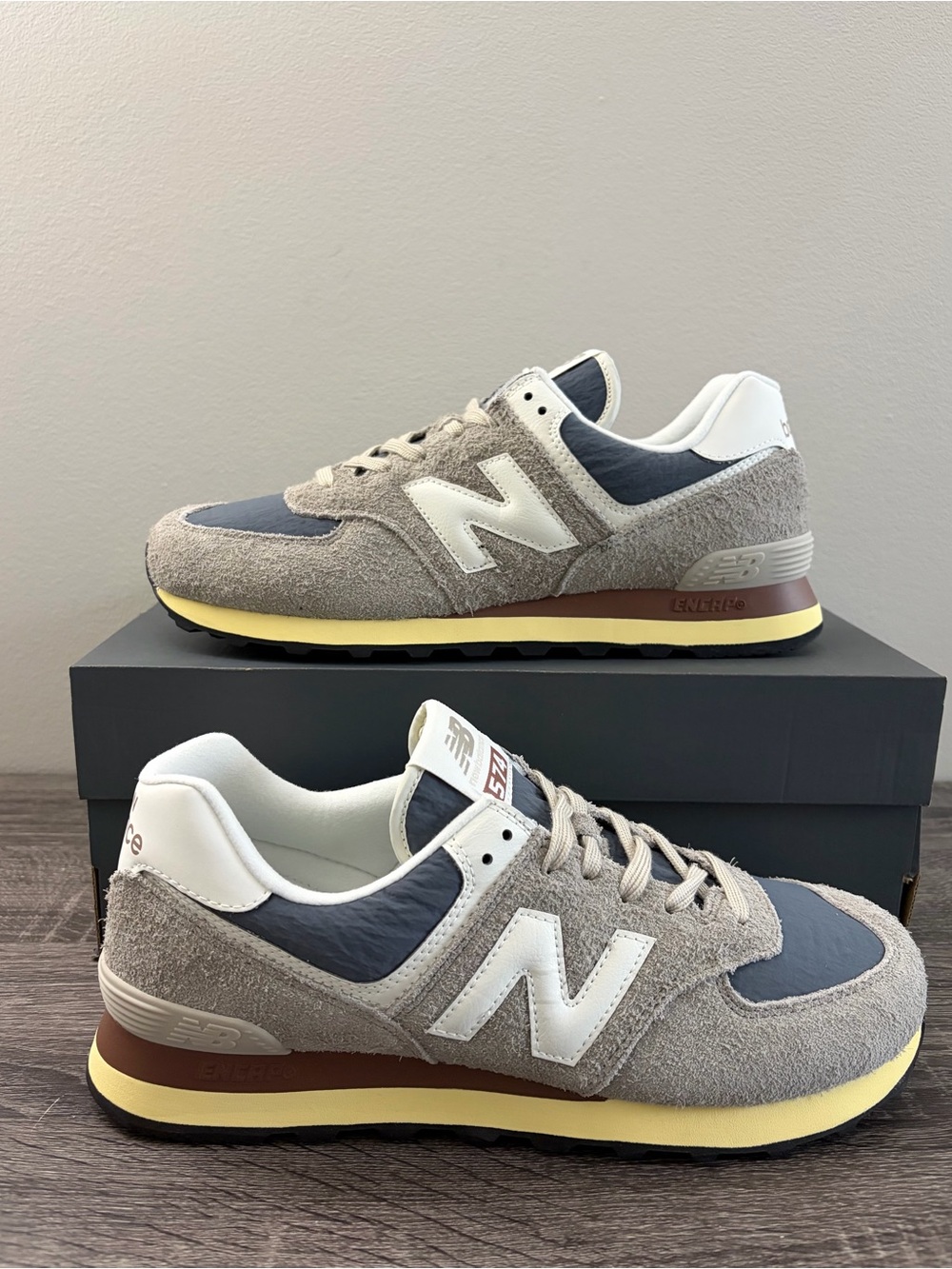 New Balance 574 Men's Size 10 Arid Stone Sea Salt U574WGN